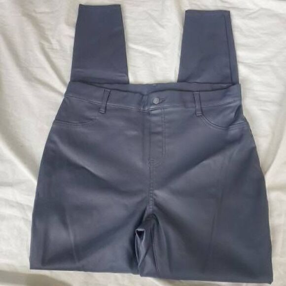 Time & Tru faux leather pant 10 - Picture 4 of 11